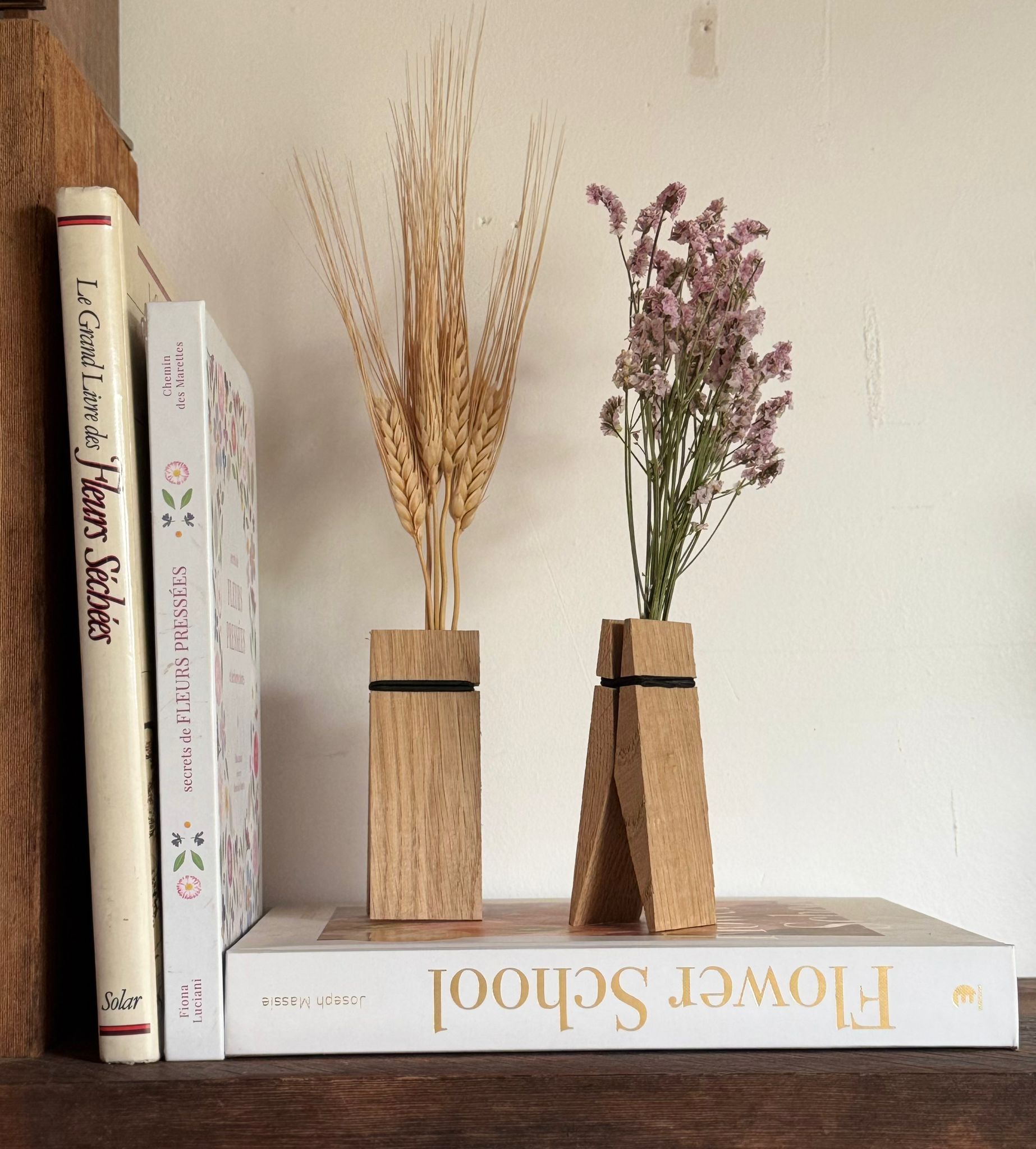 Pince en bois fleurie