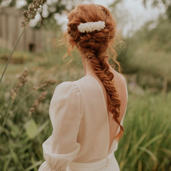 Peigne fleuri