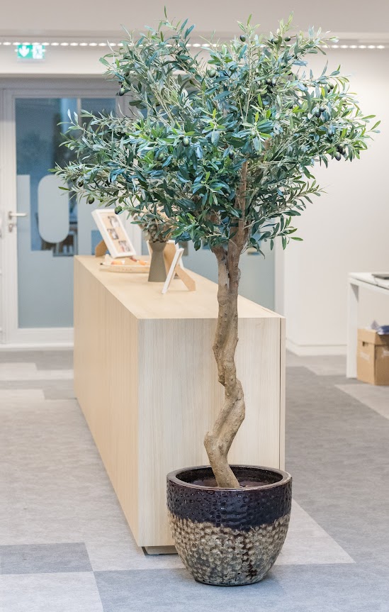 Arbre artificiel avec pot – Image 3