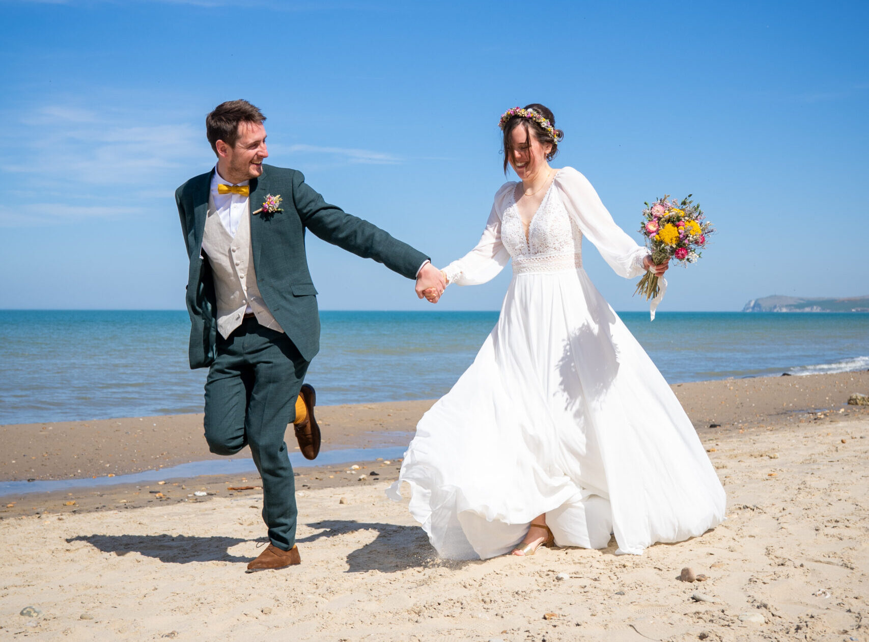 Bouquet de mariée et accessoires de mariage en fleurs séchées assortis